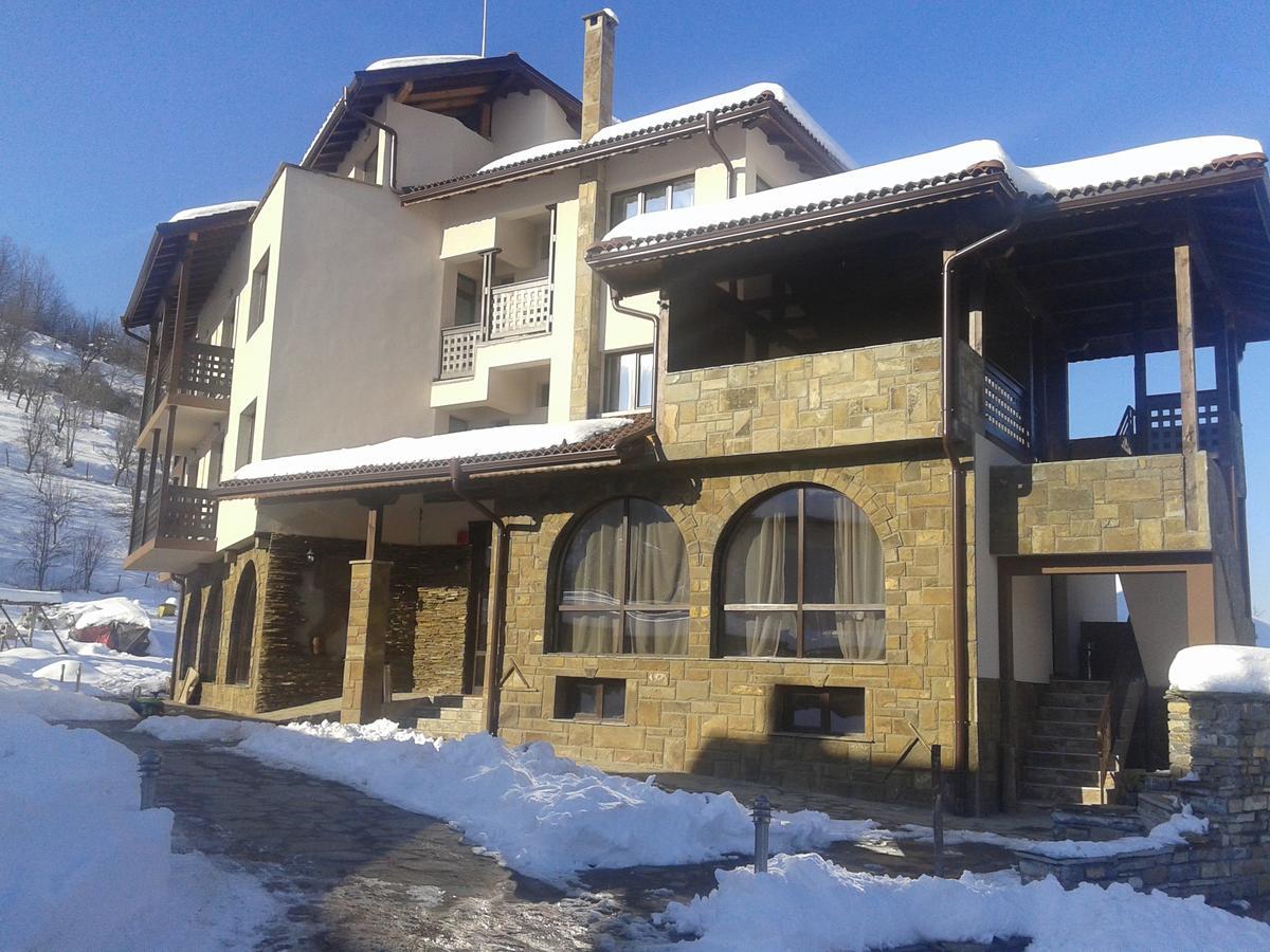 Family Hotel Balkana Aprilci Kültér fotó