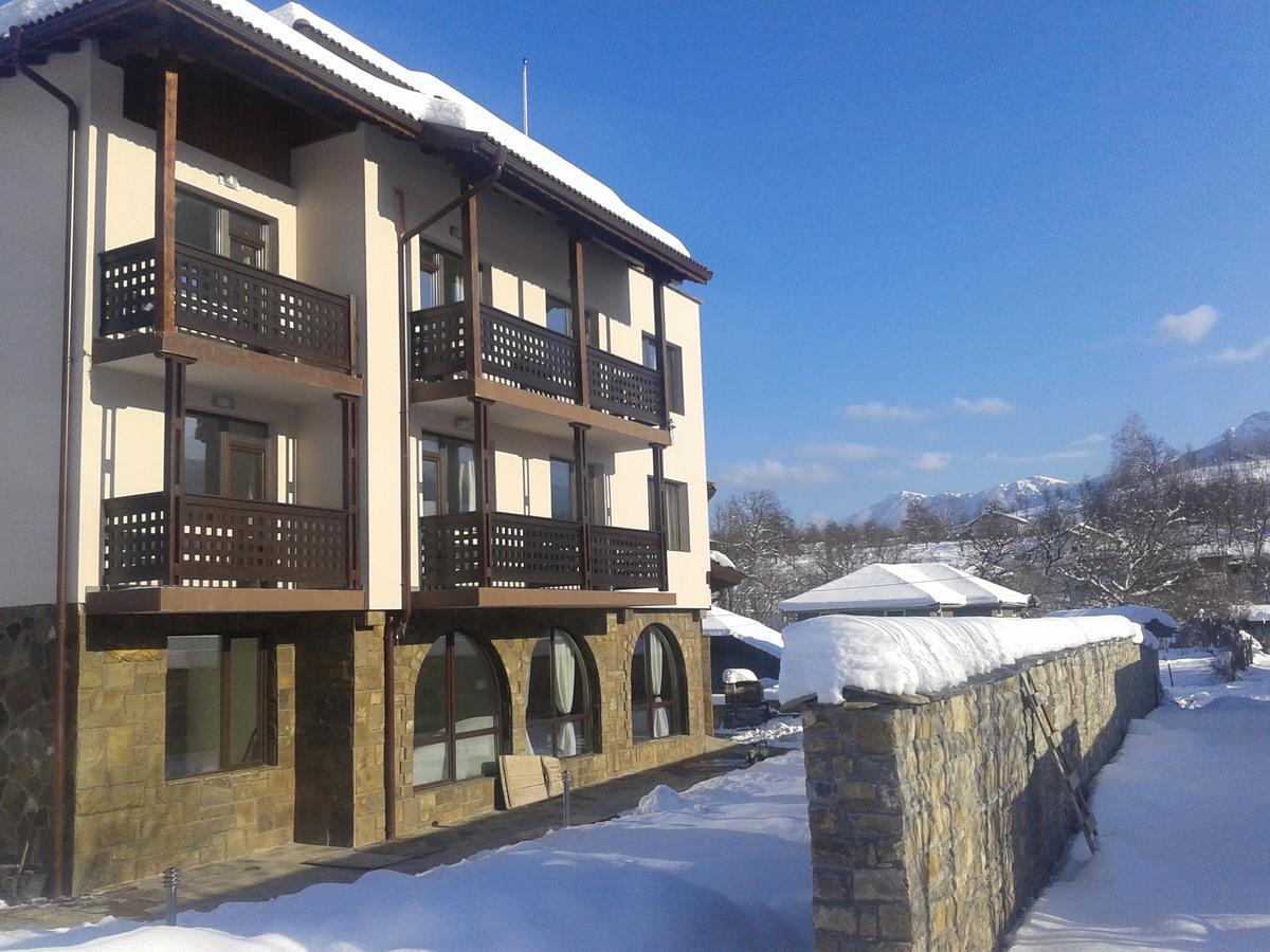 Family Hotel Balkana Aprilci Kültér fotó