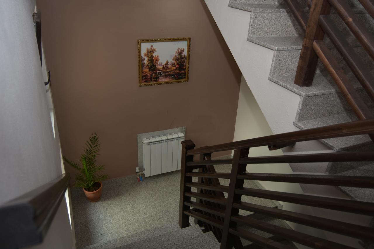 Family Hotel Balkana Aprilci Kültér fotó