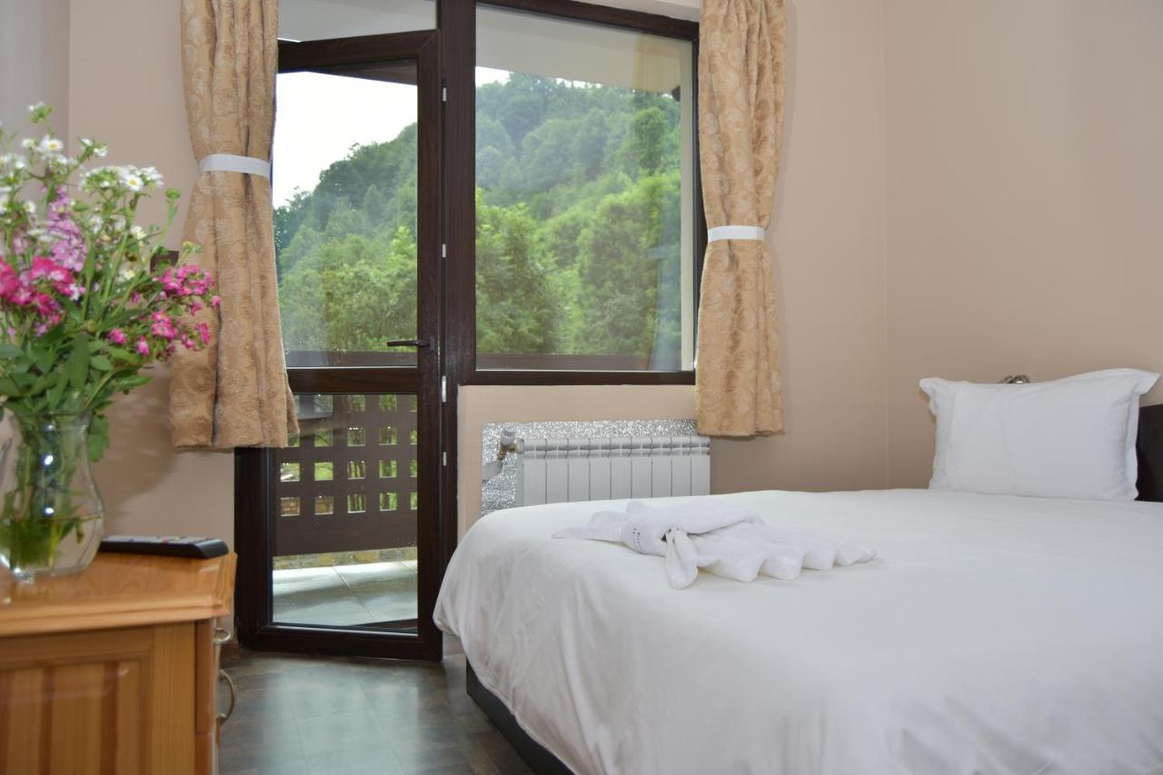 Family Hotel Balkana Aprilci Kültér fotó